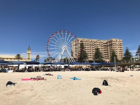 Апартаменты Cityviews @ Glenelg * Pool/Beach * Free Parking * Экстерьер фото