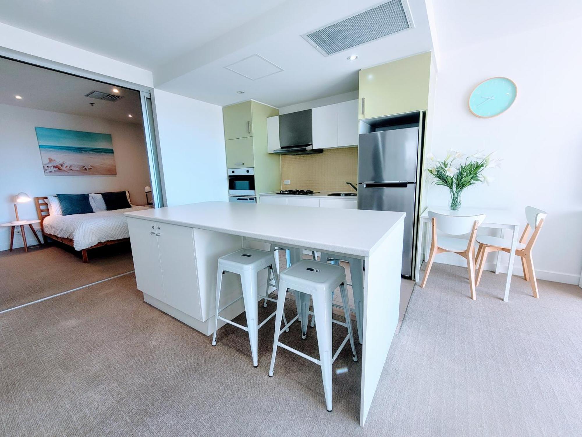 Апартаменты Cityviews @ Glenelg * Pool/Beach * Free Parking * Экстерьер фото